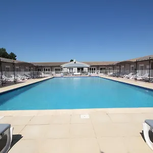 https://hotel-saint-louis-le-thor.aixenprovencehotels.org
