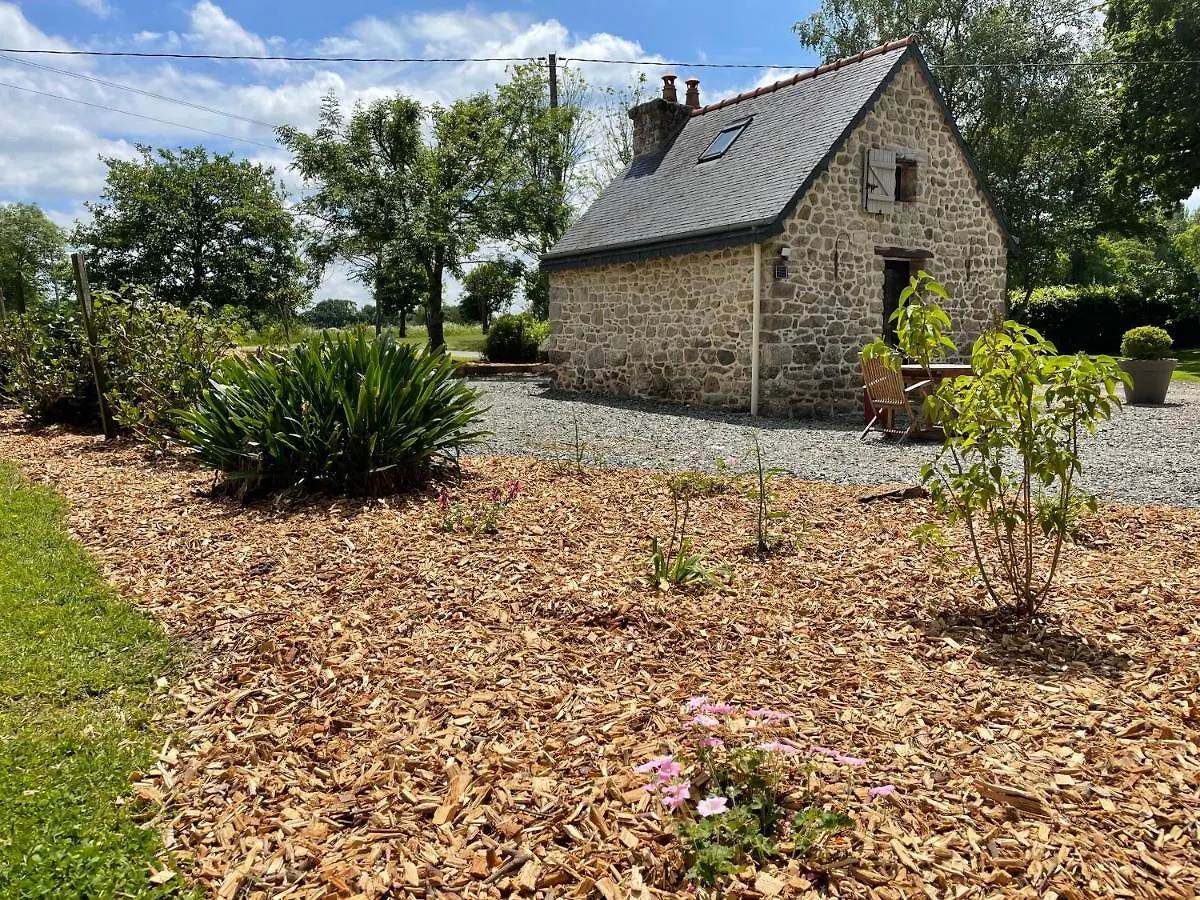 A L'Oree Du Bois Pommerit-le-Vicomte 0*,
