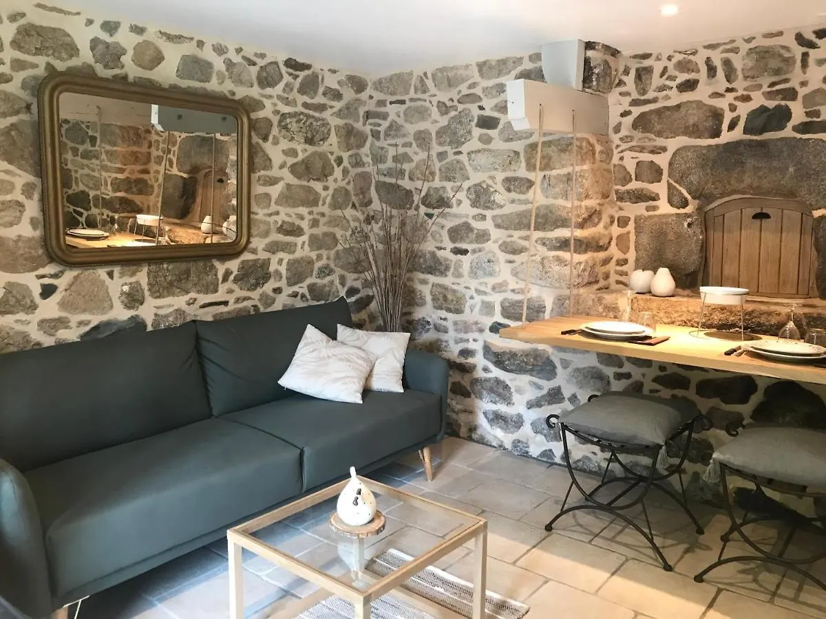 Bed & Breakfast A L'Oree Du Bois Pommerit-le-Vicomte Frankrike