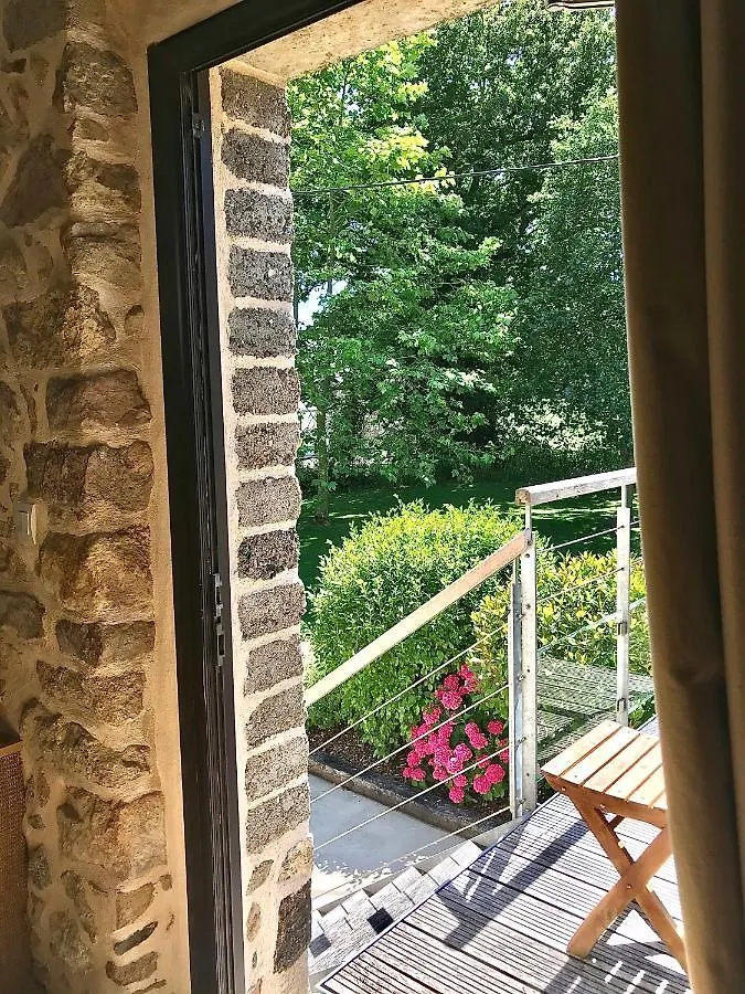 A L'Oree Du Bois Pommerit-le-Vicomte