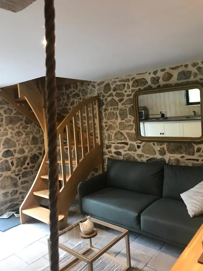 A L'Oree Du Bois Pommerit-le-Vicomte Bed & Breakfast