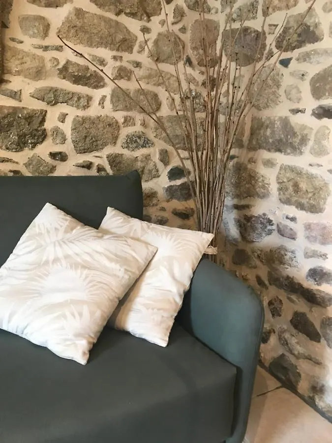 A L'Oree Du Bois Pommerit-le-Vicomte 0*,  Frankrike
