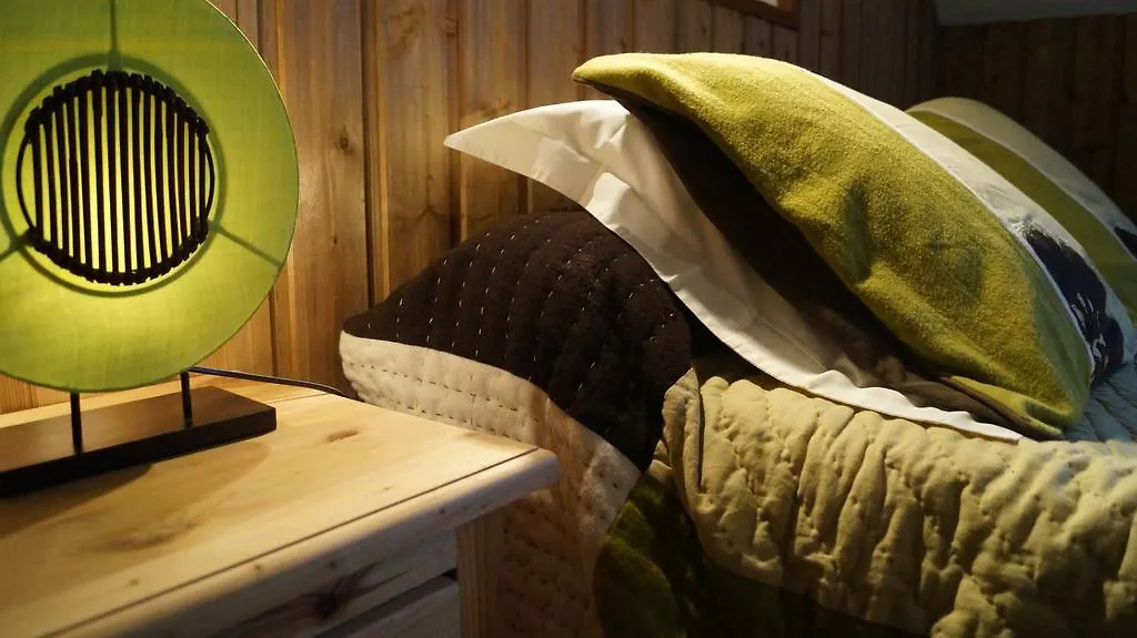 A L'Oree Du Bois Pommerit-le-Vicomte Bed & Breakfast